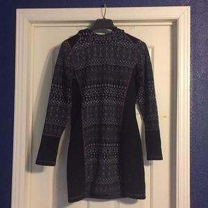 Prana hooted dress, black with pattern.